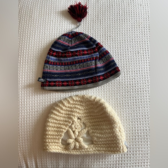 2 Turtle Fur Wool Beanie Ski Hats - Cream Crochet & Multi Color with Tassel - Picture 1 of 3